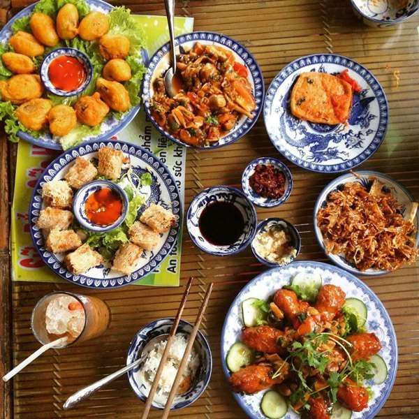 Top 6 địa điểm ăn uống cho 2 người ở Hà Nội, ấm cúng mà không hề tốn kém