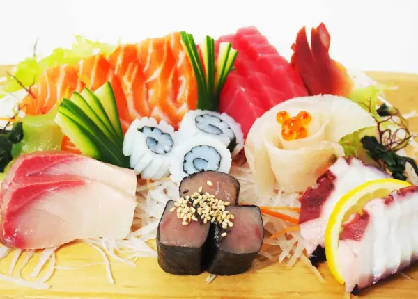 Cách trang trí sashimi cá hồi đẹp mắt chuẩn phong cách Nhật