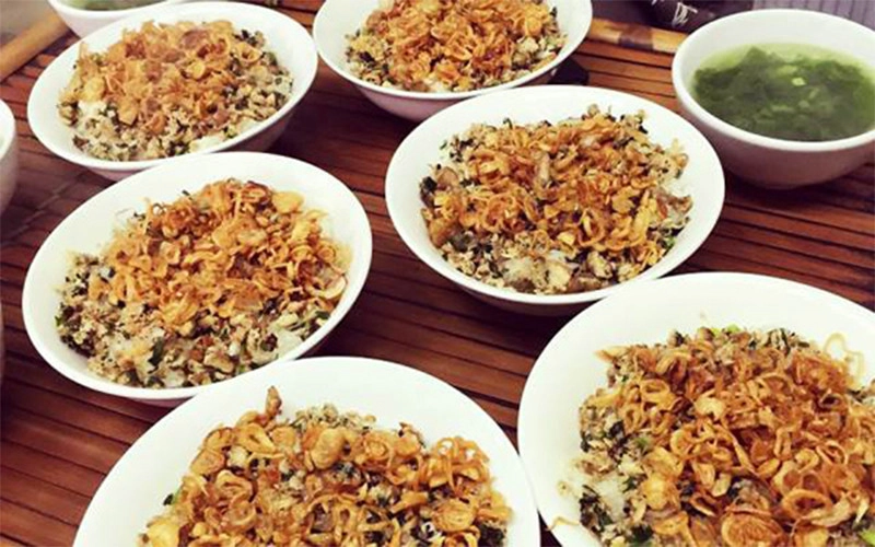 Xôi cá rô đồng ở ngõ 107 Nguyễn Chí Thanh món ăn rất được người dân yêu thích