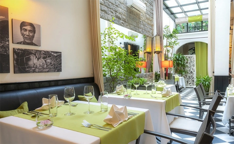 La Badiane nhà hàng lãng mạn chuẩn phong cách Pháp