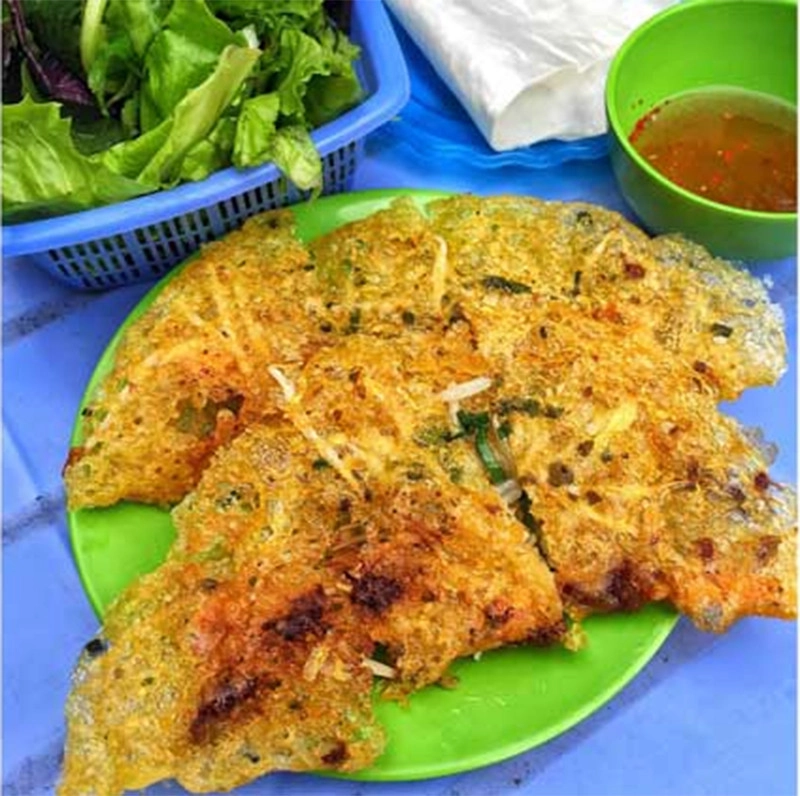 Bánh xèo món ăn Miền nam vẫn có thể ăn được tại Long Biên
