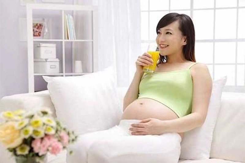 Mẹ bầu uống nước cam đúng lượng có lợi cho sức khỏe