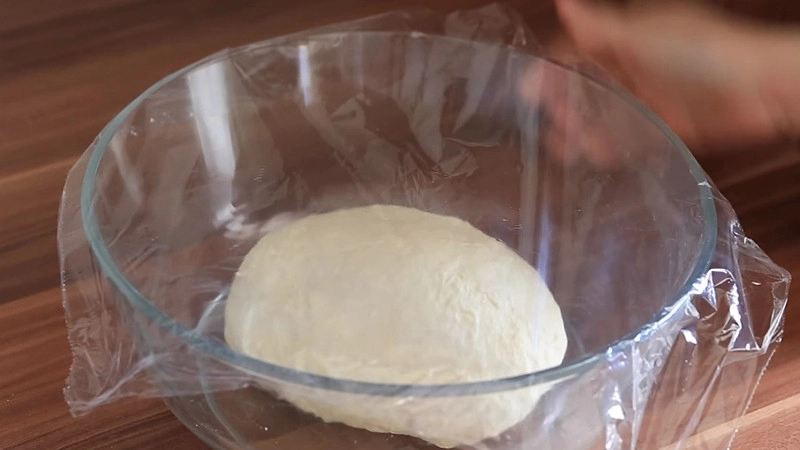 Làm bột bánh bao màu trắng
