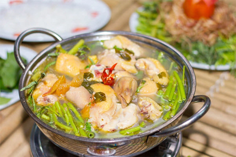 Nhà Hàng Cô Hai - Lẩu Pháp có menu đồ ăn đa dạng với các món ăn đảm bảo vệ sinh an toàn thực phẩm