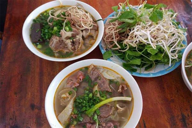 Món ăn đặc sản làm nên thương hiệu ẩm thực xứ Huế
