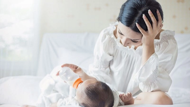 Các mẹ không được làm việc nặng quá sớm sau khi sinh mổ