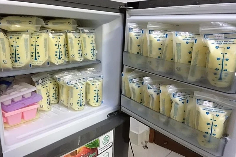 Sữa mẹ trữ đông để được 6 tháng.
