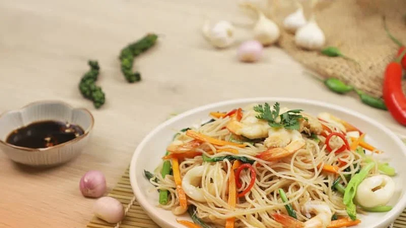 Bún xào hải sản