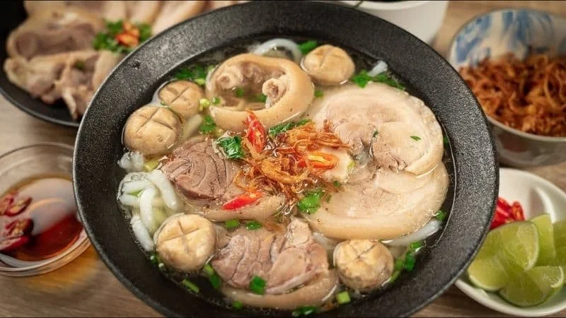 Bánh canh giò heo - Món ăn vùng Đông Nam Bộ