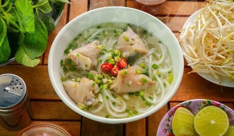 Bánh canh giò heo thơm ngon