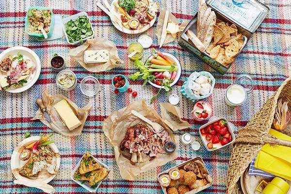 50+ món ăn đi picnic ngon, giá rẻ bạn nên thử