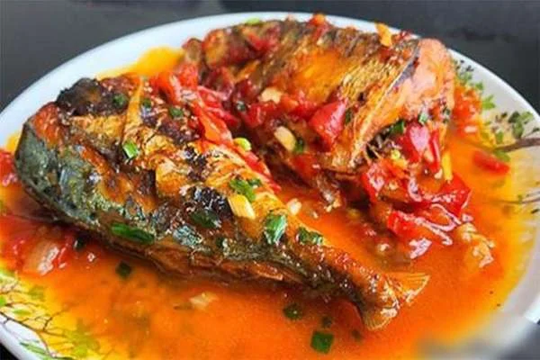 Cách làm món cá bạc má kho cà chua thơm ngon tròn vị
