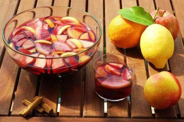 Cách làm cocktail trái cây Sangria giúp mùa hè thêm ngọt ngào và tươi mát
